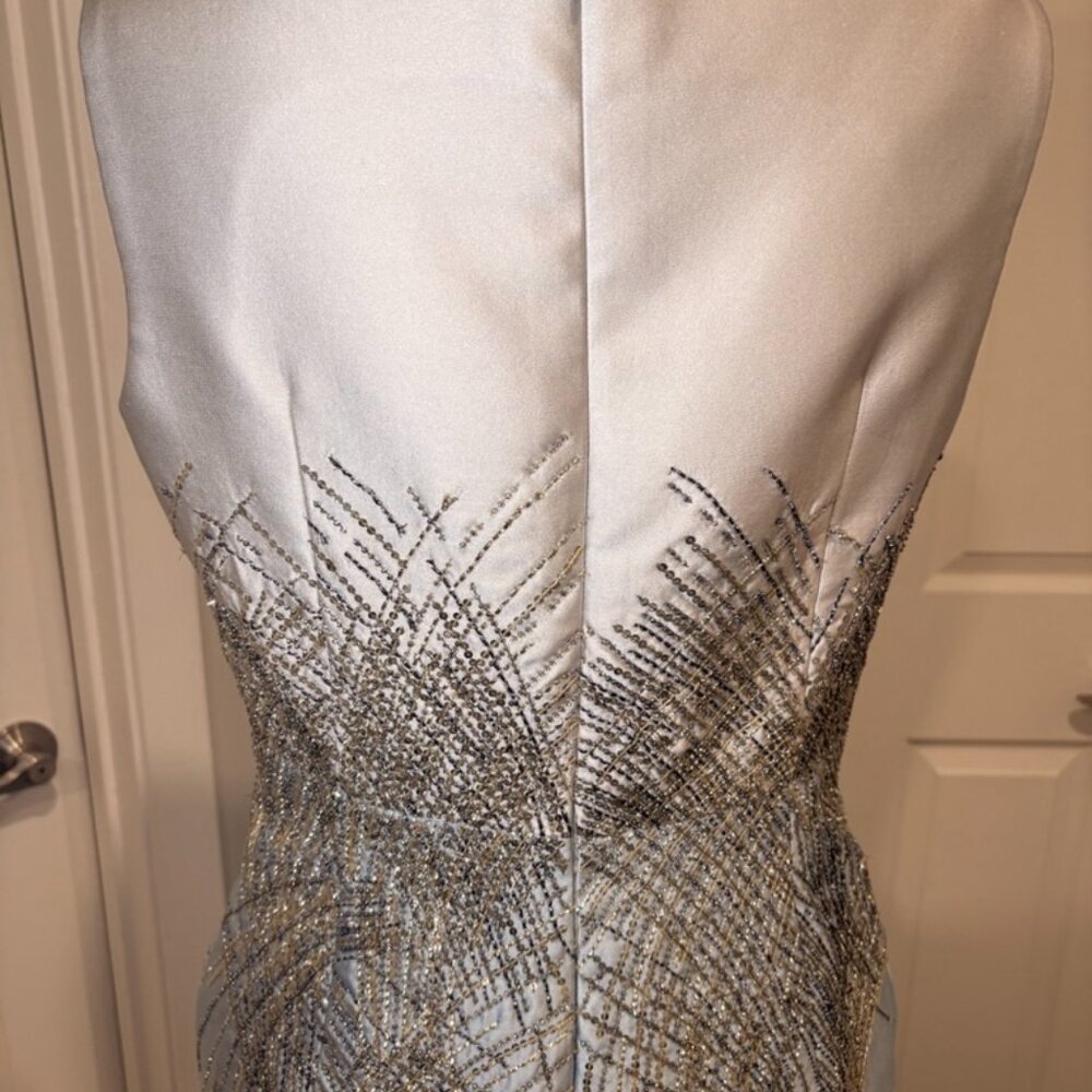 Carolina Herrera Beaded Sequin "Sunburst" Embellished Sleeveless Sheath Dress, 6 - Picture 7 of 8